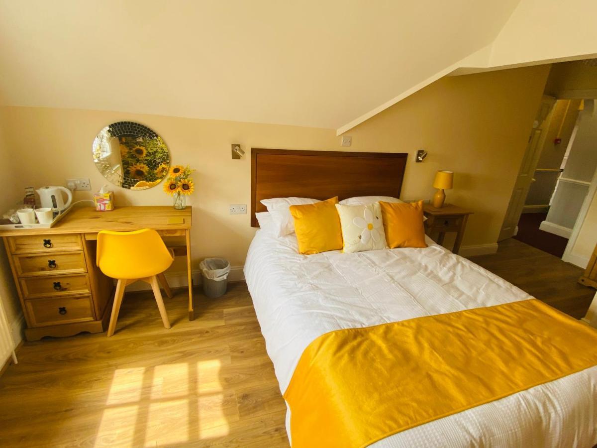 All Seasons Bed & Breakfast - Adults Only Weston-super-Mare Exterior photo